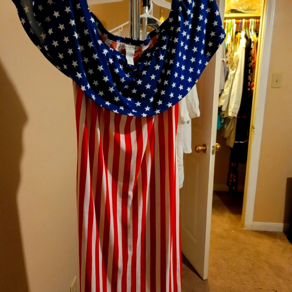 Nice dress,  american flag.